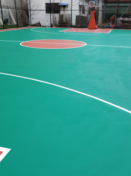 贺州 球场长期使用易出现地面开裂